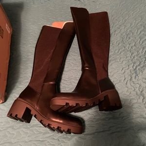 Brand new in box SZ 11 black knee boots with chunk heels